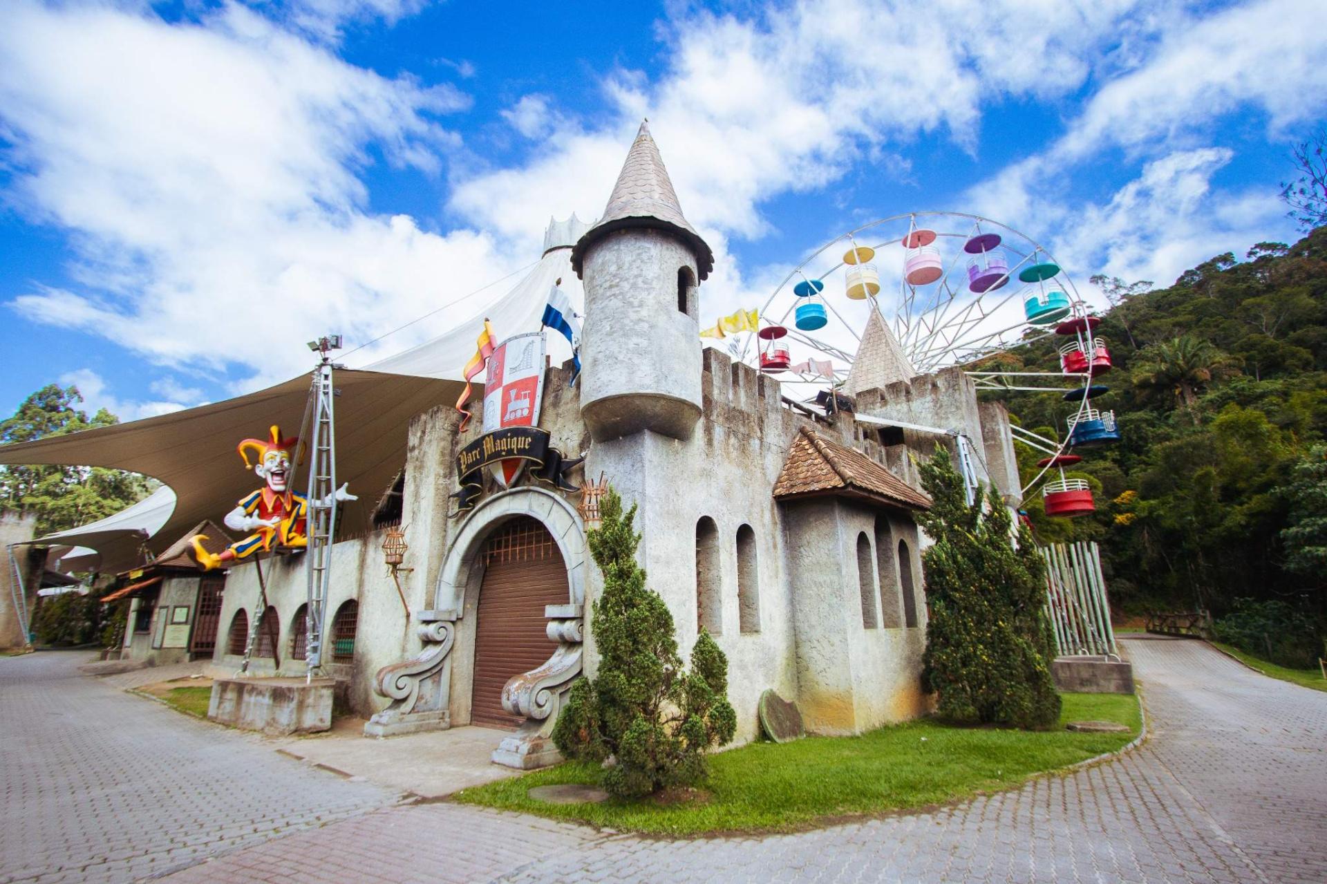 Um dia inteiro no Parc Magique